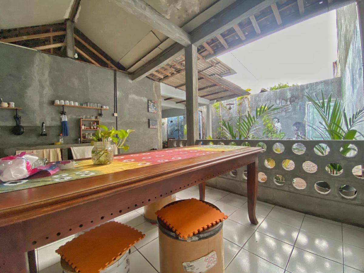 Reeneo Guesthouse Yogyakarta Exterior photo